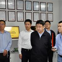 福建省人大常委會(huì)黨組副書(shū)記、副主任梁建勇一行調(diào)研捌斗新材